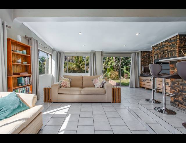4 BEDROOM FREEHOLD FOR SALE IN PAARL NORTH